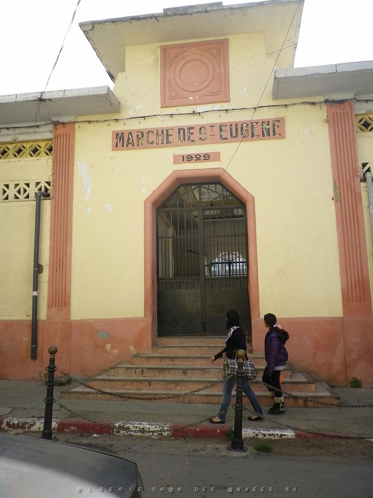 2074 Rue Theus l'arriere du marche de saint eugene.JPG